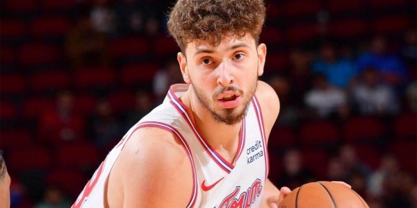 云开体育网站-首个3-0诞生！湖人拒绝15分逆转詹姆斯3分绝平！詹姆斯父子创纪录